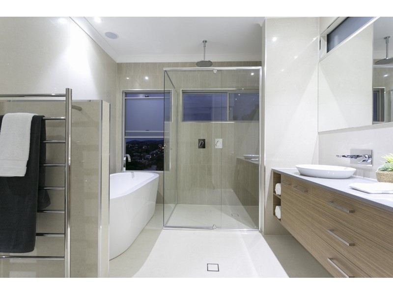 38 Lansdowne Street, Newmarket QLD 4051