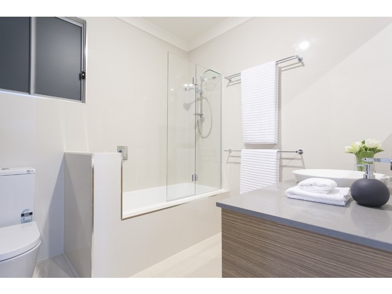 38 Lansdowne Street, Newmarket QLD 4051