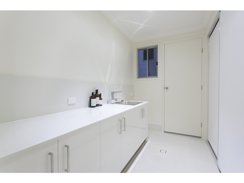 38 Lansdowne Street, Newmarket QLD 4051