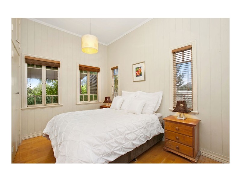 4 Soudan Street, Bardon QLD 4065