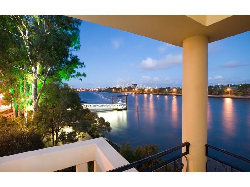 570 Coronation Drive, Toowong QLD 4066