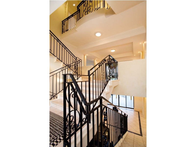 570 Coronation Drive, Toowong QLD 4066