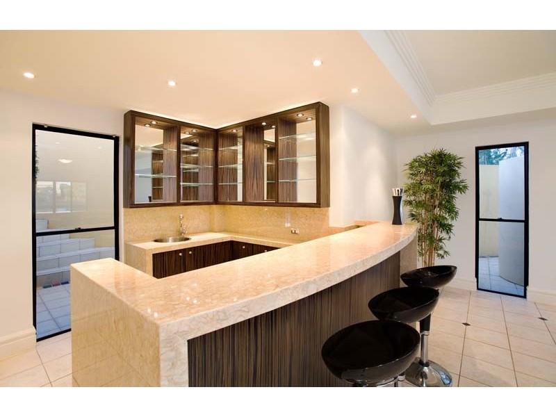 570 Coronation Drive, Toowong QLD 4066