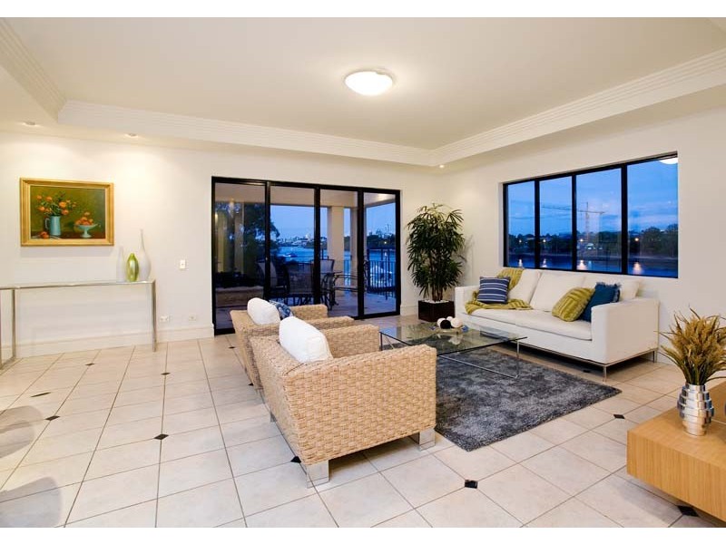 570 Coronation Drive, Toowong QLD 4066