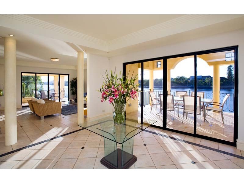 570 Coronation Drive, Toowong QLD 4066