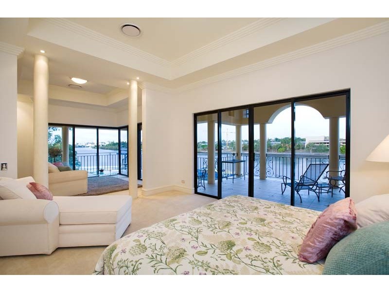 570 Coronation Drive, Toowong QLD 4066