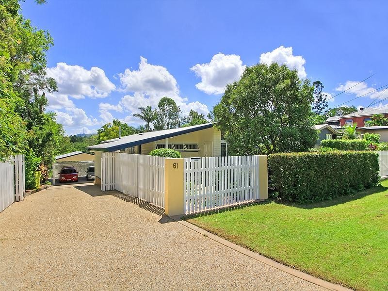 61 Burns Parade, Chapel Hill QLD 4069