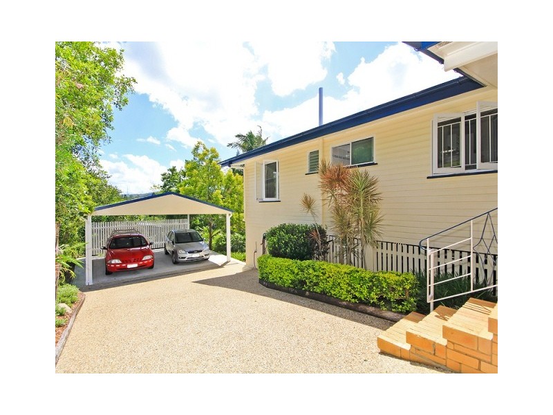 61 Burns Parade, Chapel Hill QLD 4069