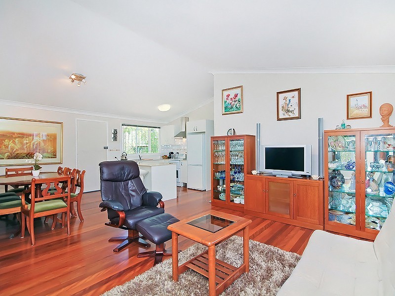 61 Burns Parade, Chapel Hill QLD 4069