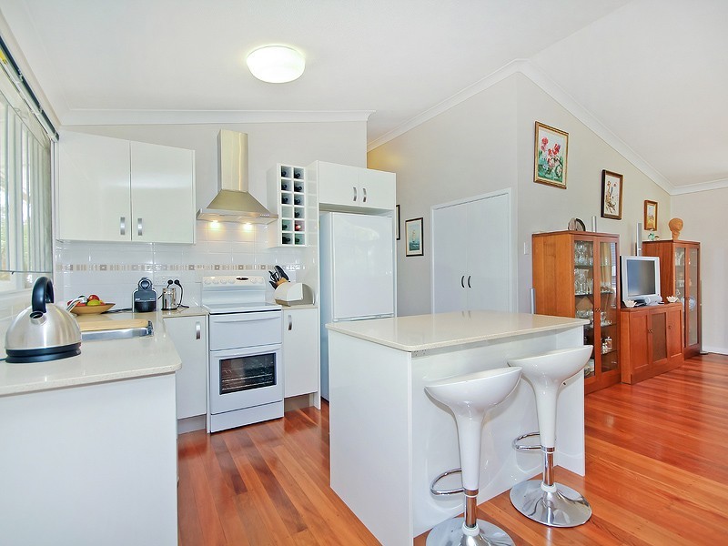 61 Burns Parade, Chapel Hill QLD 4069