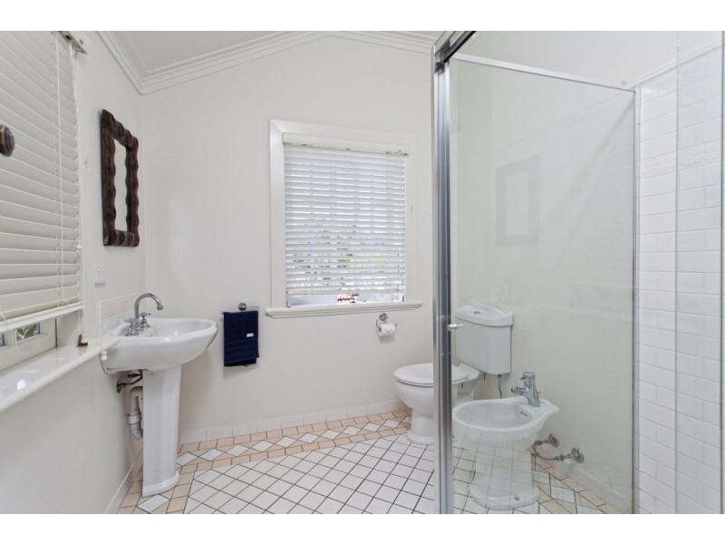 43 Banksia Avenue, Ashgrove QLD 4060