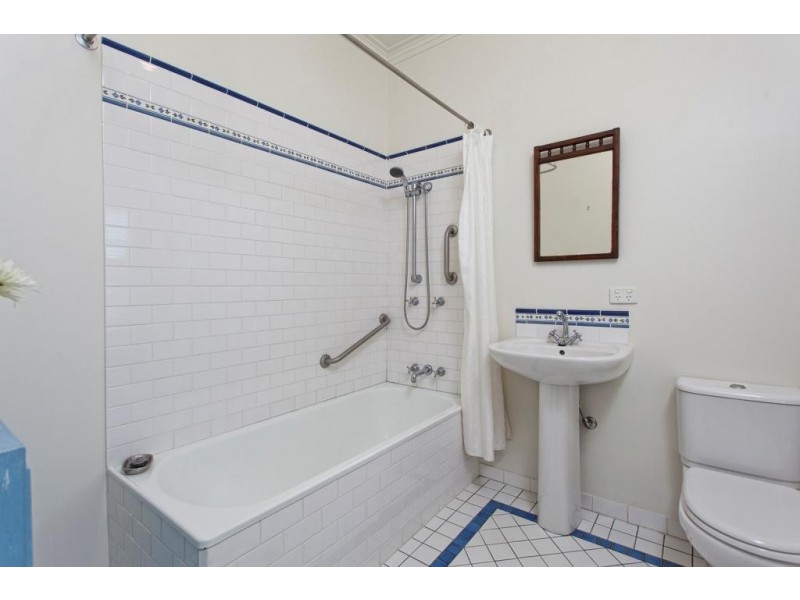 43 Banksia Avenue, Ashgrove QLD 4060