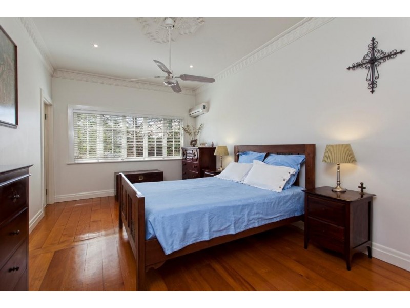 43 Banksia Avenue, Ashgrove QLD 4060