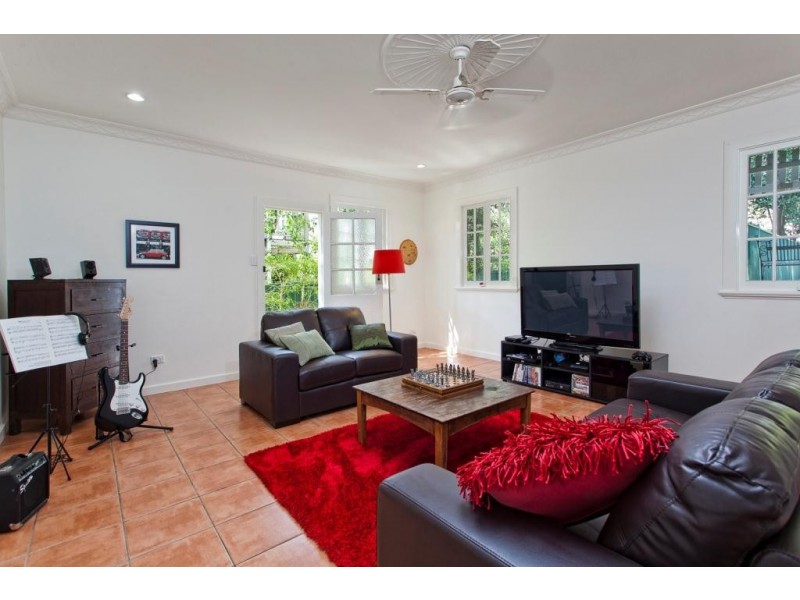 43 Banksia Avenue, Ashgrove QLD 4060