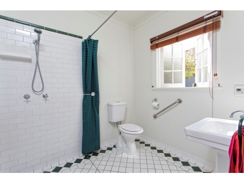 43 Banksia Avenue, Ashgrove QLD 4060