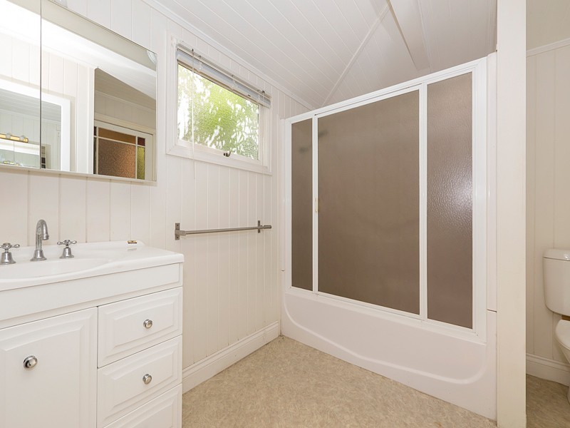 44 Lewis Street, Clayfield QLD 4011