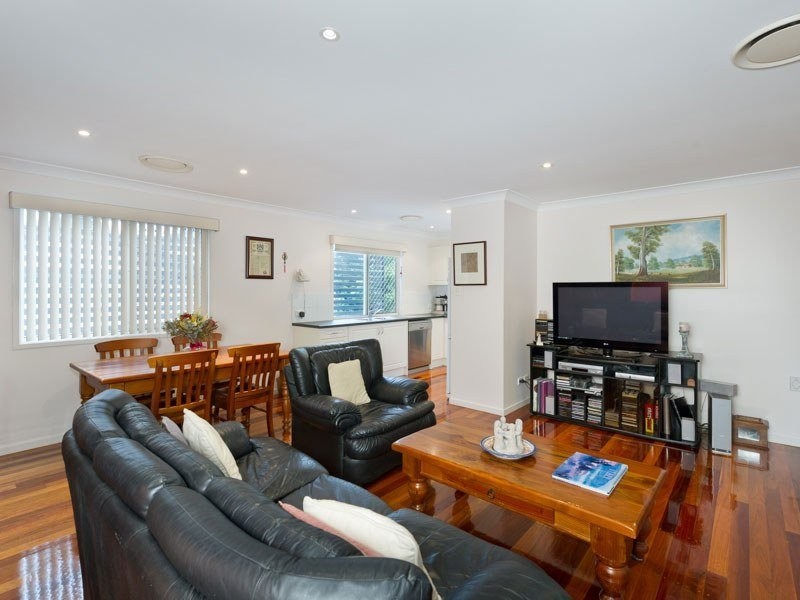 8 Carmel Street, Bardon QLD 4065