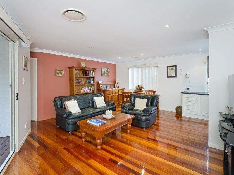 8 Carmel Street, Bardon QLD 4065