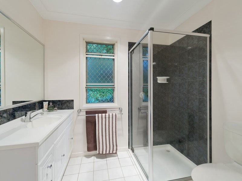 8 Carmel Street, Bardon QLD 4065