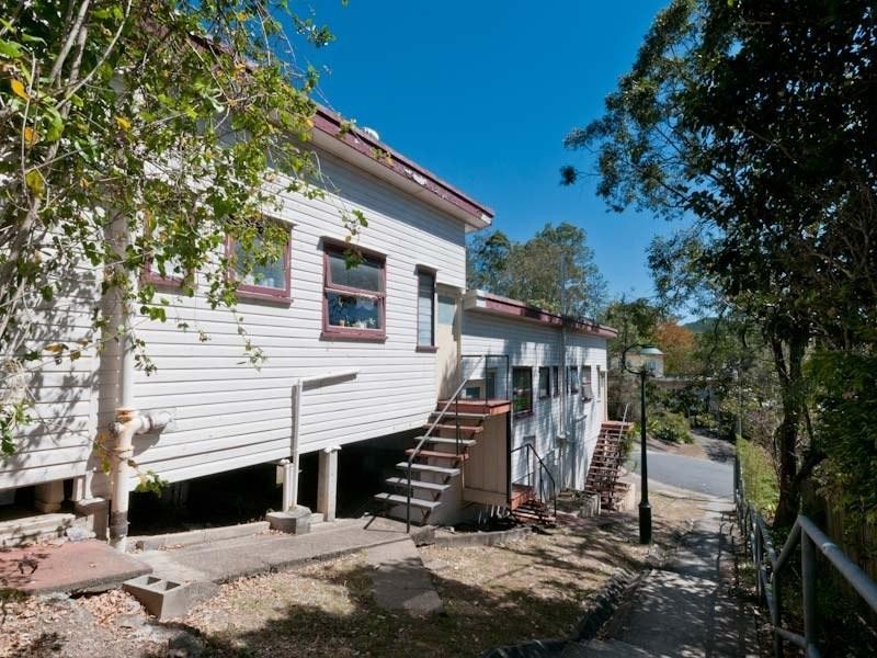 21 Clermont Street, Bardon QLD 4065