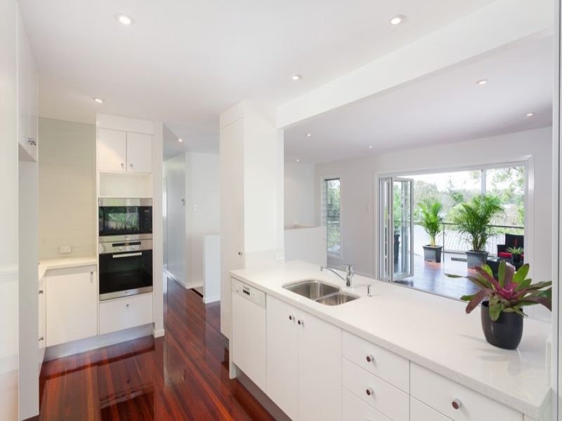 16 Paisley Street, Toowong QLD 4066