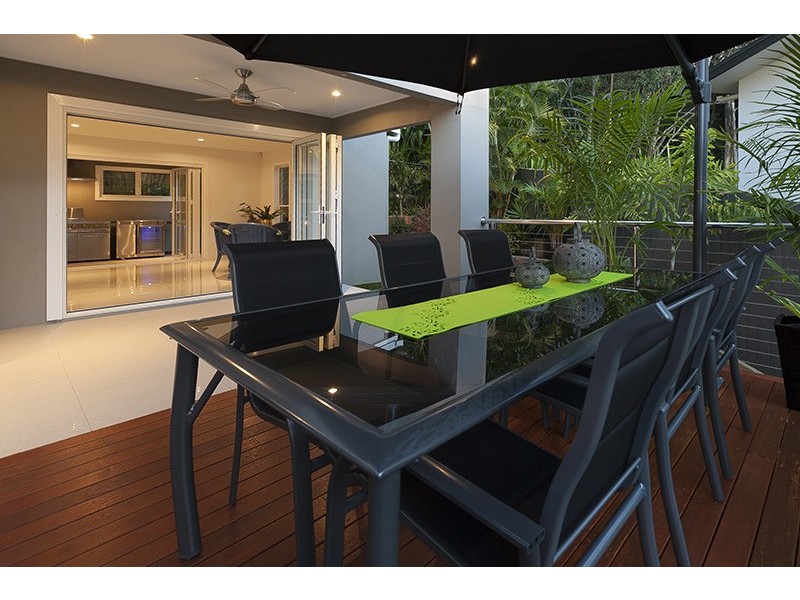 16 Paisley Street, Toowong QLD 4066