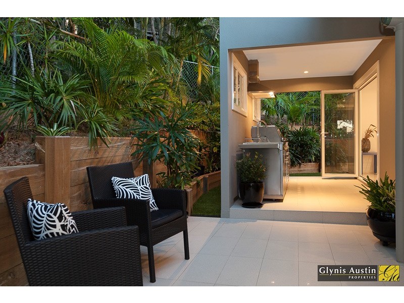 16 Paisley Street, Toowong QLD 4066