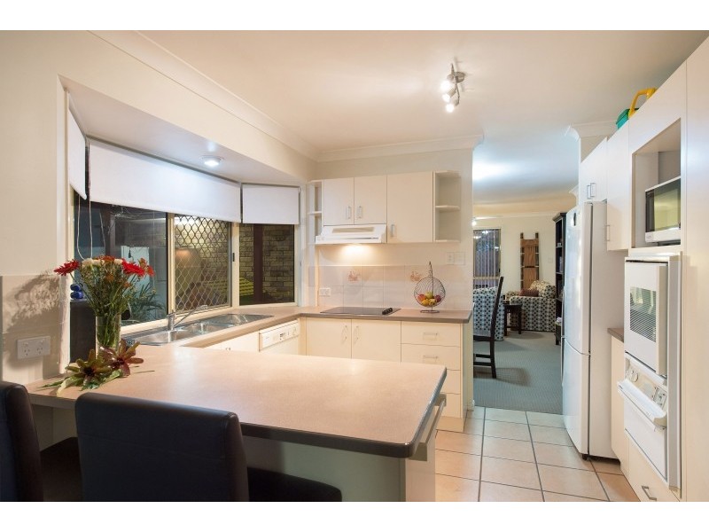 42 Flinders Way, Albany Creek QLD 4035
