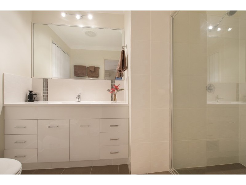 42 Flinders Way, Albany Creek QLD 4035