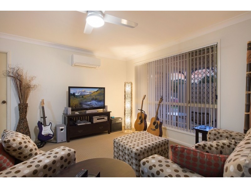 42 Flinders Way, Albany Creek QLD 4035
