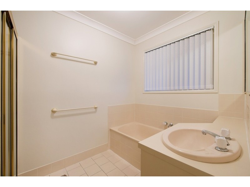 42 Flinders Way, Albany Creek QLD 4035