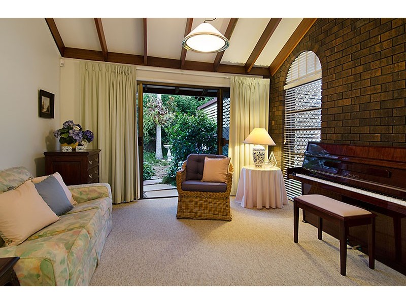 18 Tullira Street, The Gap QLD 4061