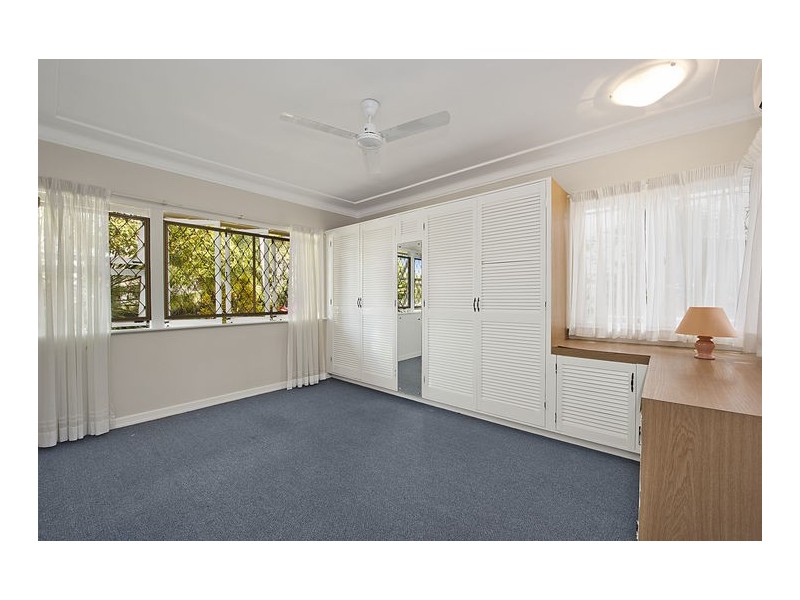 132 Outlook Crescent, Bardon QLD 4065