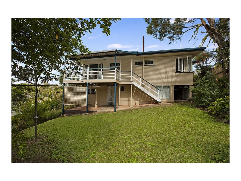 132 Outlook Crescent, Bardon QLD 4065