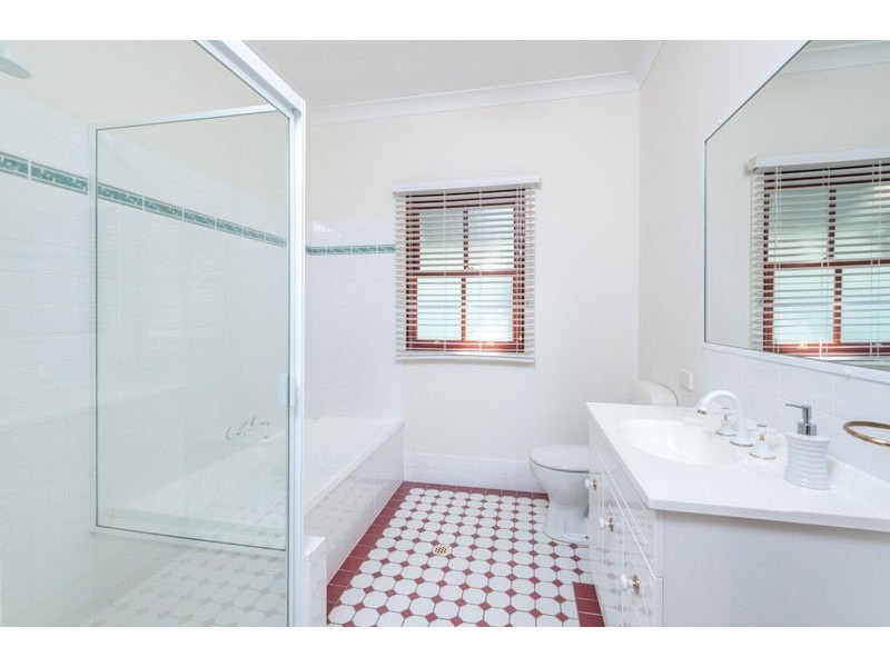 85 Main Avenue, Bardon QLD 4065