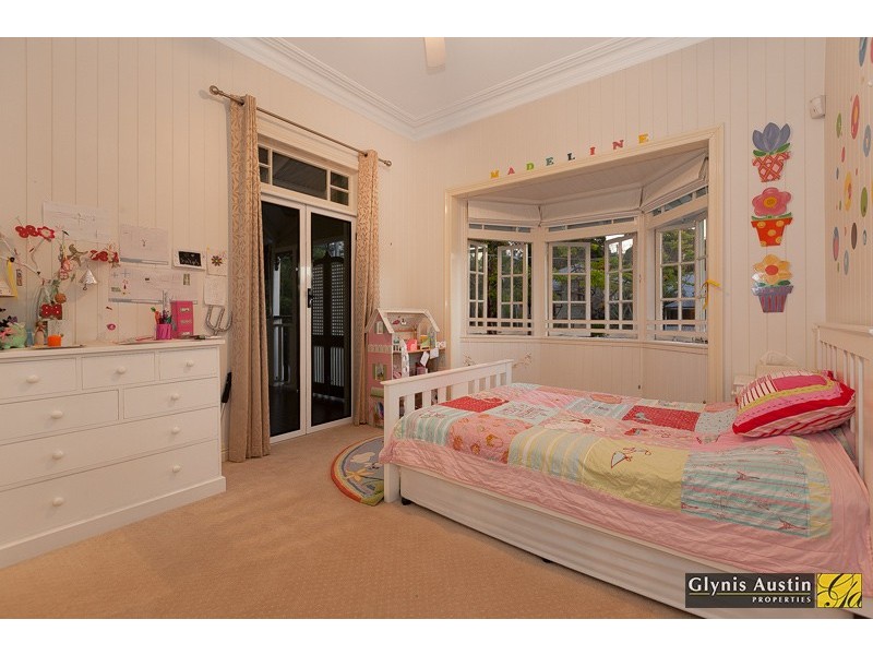 11 Bangalla Street, Auchenflower QLD 4066