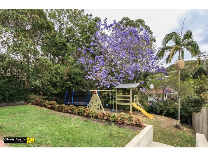 335 Simpsons Road, Bardon QLD 4065