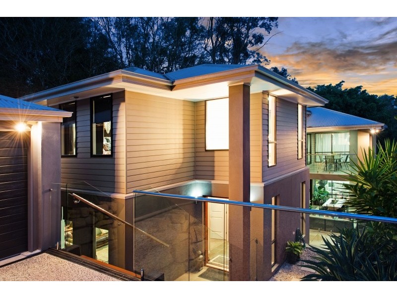 17 Hebe Street, Bardon QLD 4065