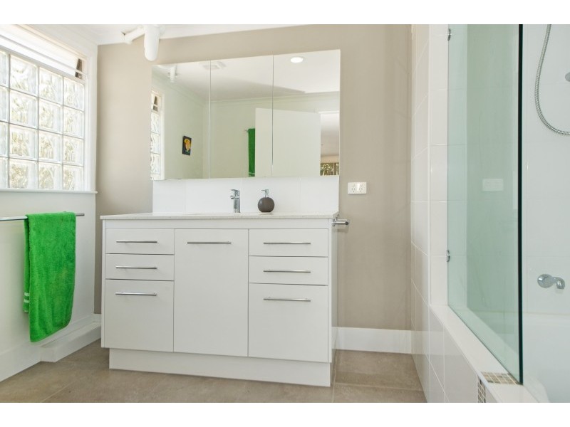 7 Kilmaine Street, The Gap QLD 4061