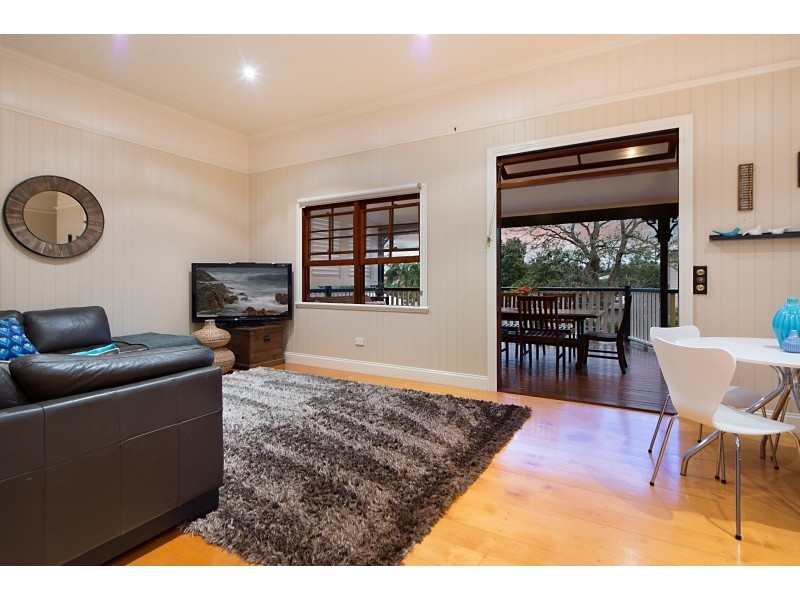 25 Coronation Street, Bardon QLD 4065