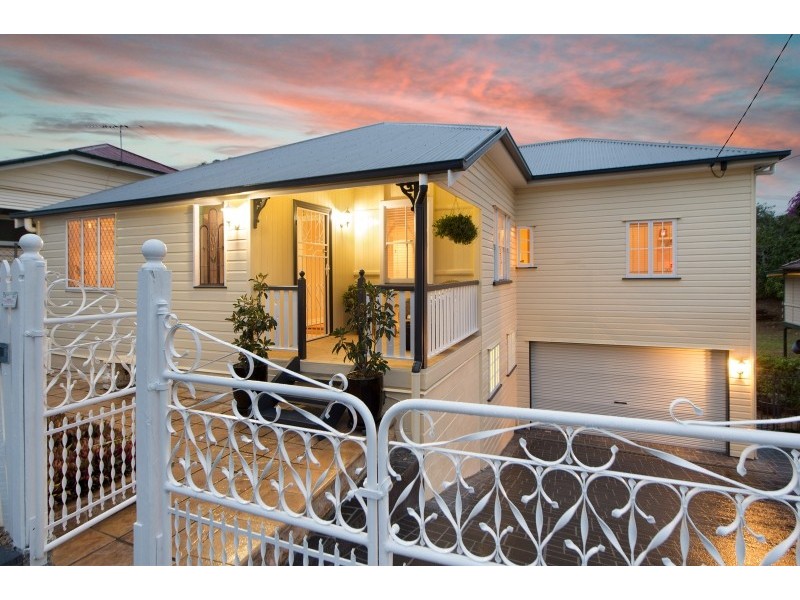 25 Coronation Street, Bardon QLD 4065