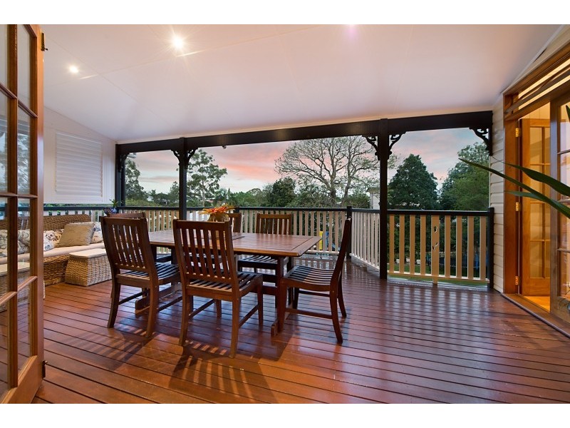 25 Coronation Street, Bardon QLD 4065