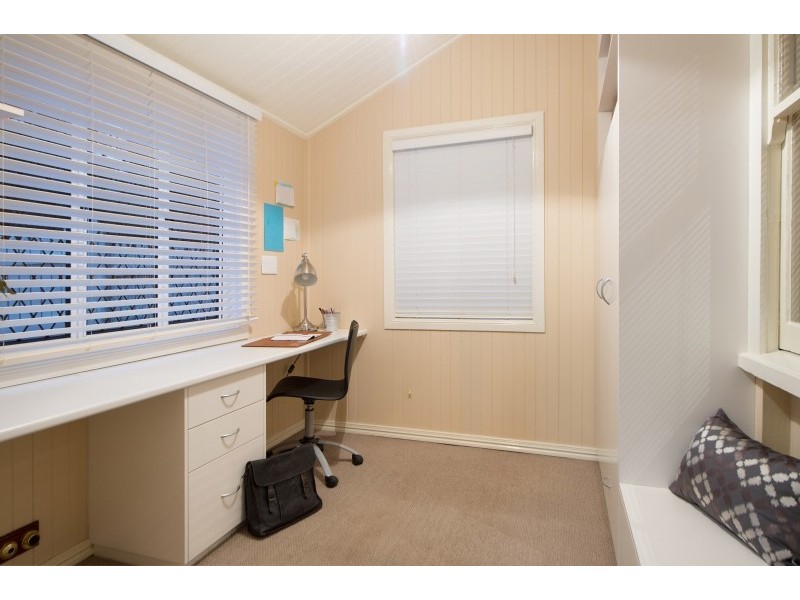 25 Coronation Street, Bardon QLD 4065