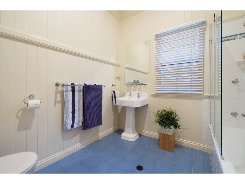 25 Coronation Street, Bardon QLD 4065