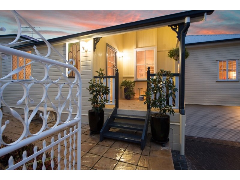 25 Coronation Street, Bardon QLD 4065