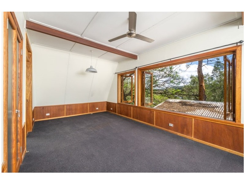 24 Macgregor Terrace, Bardon QLD 4065