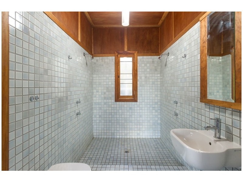 24 Macgregor Terrace, Bardon QLD 4065