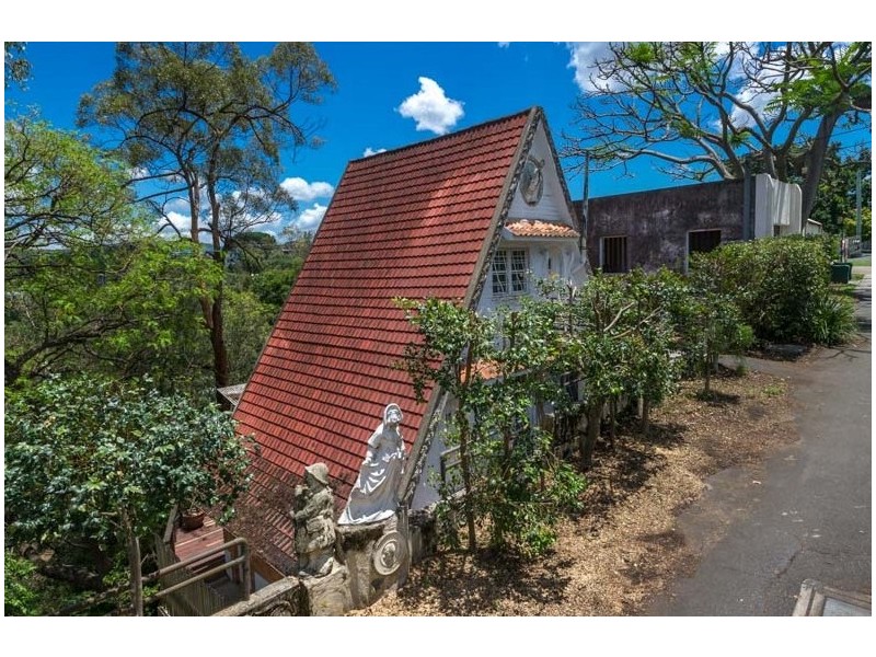 24 Macgregor Terrace, Bardon QLD 4065