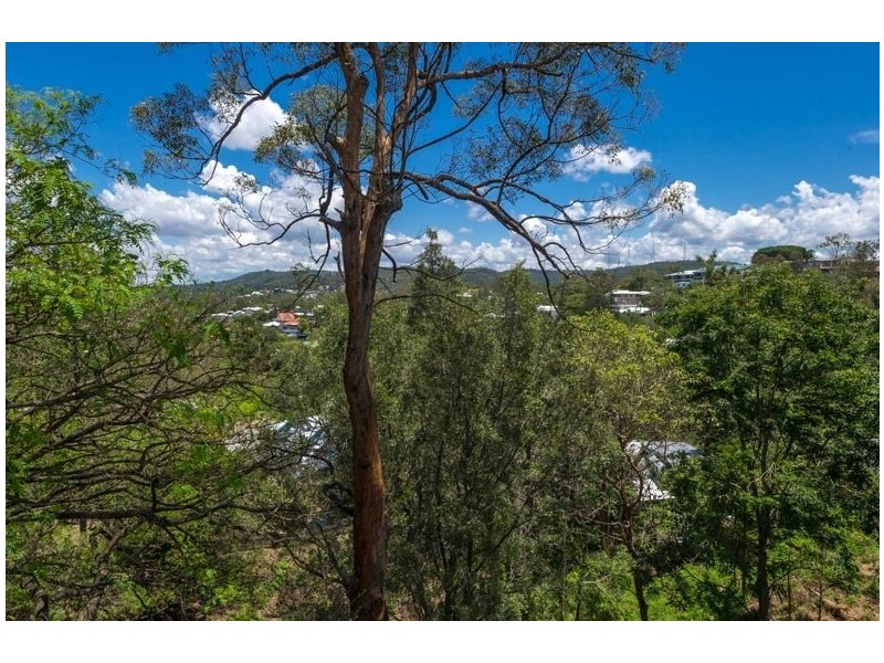 24 Macgregor Terrace, Bardon QLD 4065