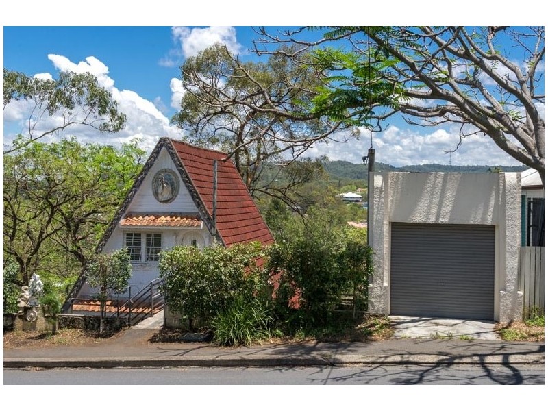 24 Macgregor Terrace, Bardon QLD 4065